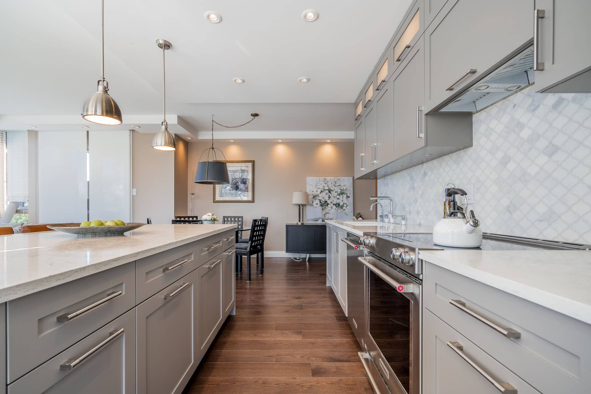 Rénovation à Montréal cuisine contemporaine grise